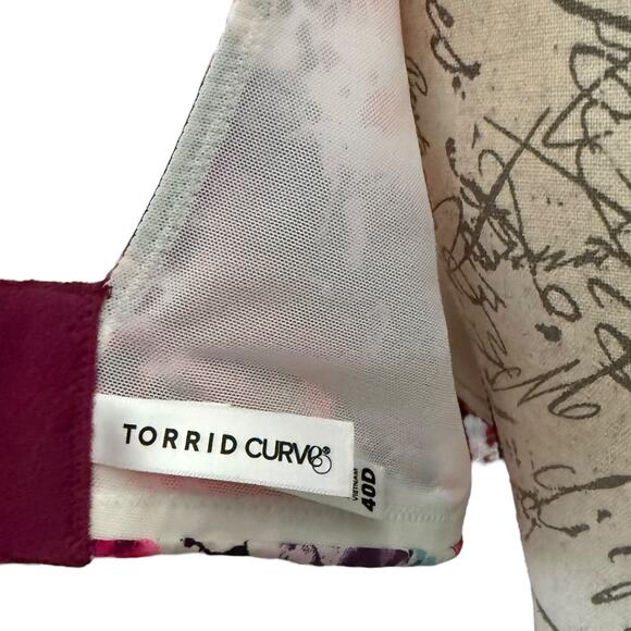 Torrid Curve Pink Pink Purple Skulls Wireless Bra EUC Size 40D - Picture 4 of 4